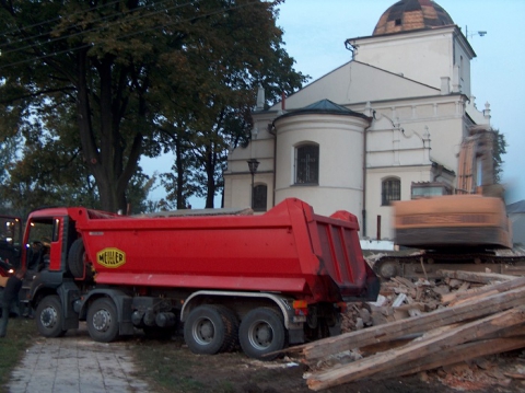 2006.06 - Lublin - Demolishing the Parish House